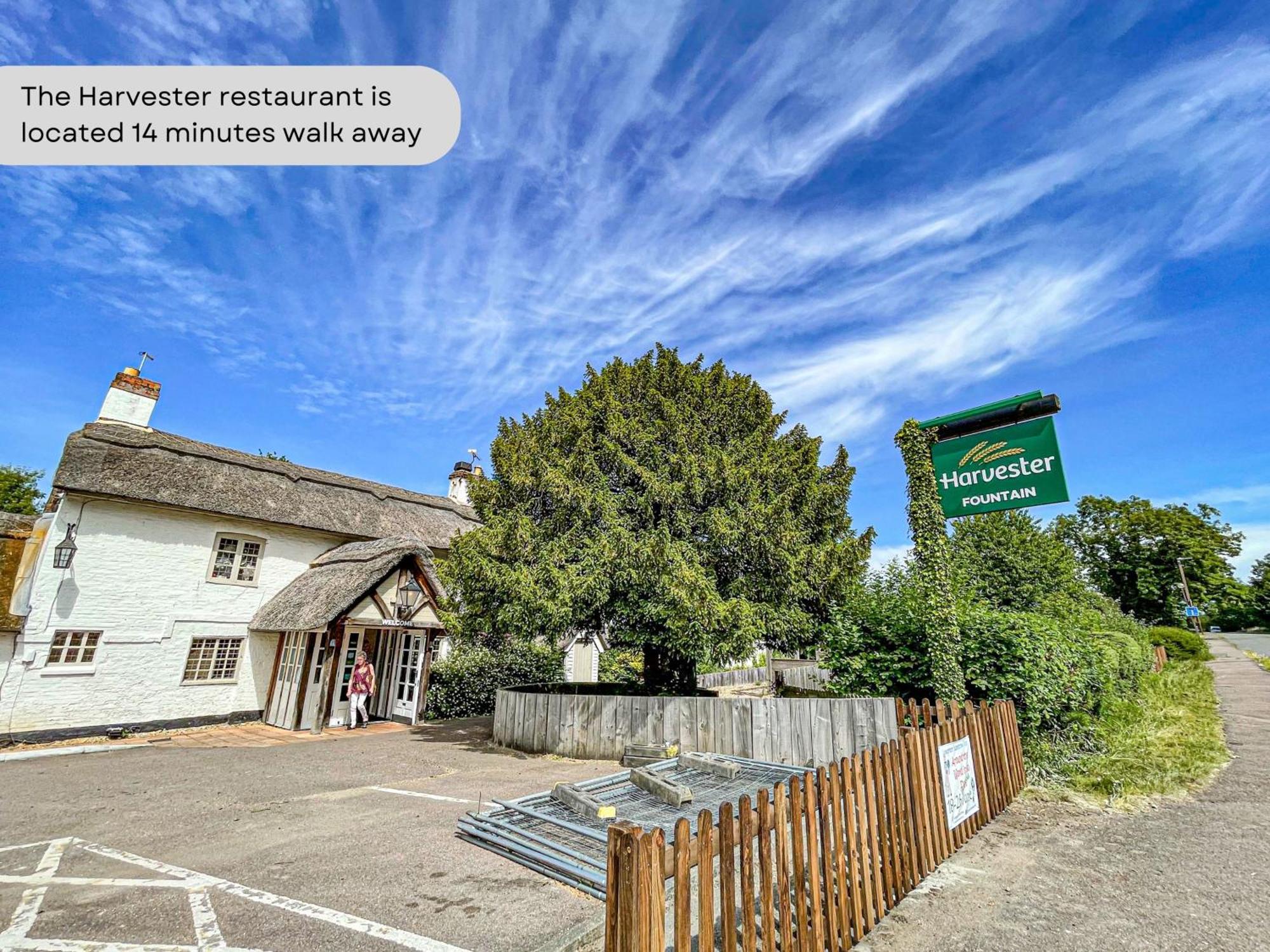 Shenley House - Close To Centre - Driveway Parking, Self-check-in, Workspace, Fast Wifi And Smart Tv By Yoko * Milton Keynes